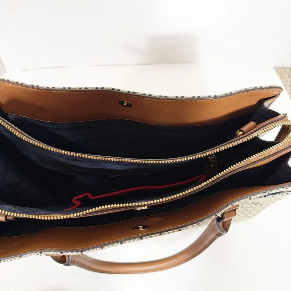 Tommy Hilfiger width quiet tommy